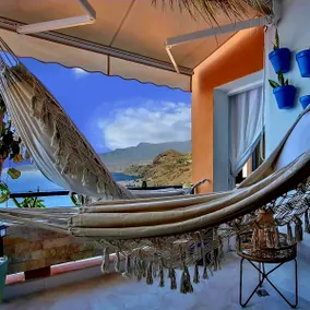 Beachfront Luxury House with Private Ocean Access - Image 2