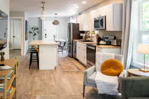 Spacious 2 bedroom apartment in great location. - Image 4