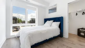 Entire Luxury Suite 4 mins to Falls Free Parkig. - Image 5