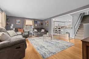 Lambeau Abode- 4 Blocks to Titletown. Entertain 4 BR - Image 4