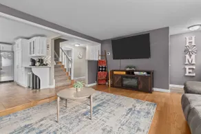 Lambeau Abode- 4 Blocks to Titletown. Entertain 4 BR - Image 5