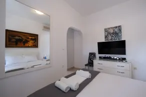 Adelphi Apartments - Image 5