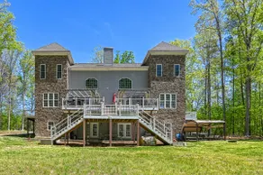 LAKE VIEW CASTLE RETREAT with LAKE ACCESS from Public Dock - Image 2