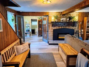 Large Rustic Log Cabin in the Laurel Highlands - Image 5