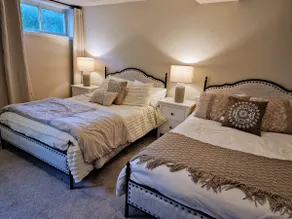 Spacious 6BR+3.5BA •Peaceful, By Shops •For Groups - Image 4