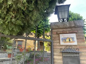 Typical stone farmhouse - Image 4
