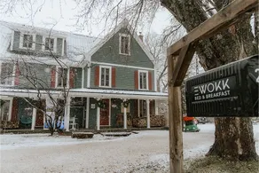Cozy cottage in the heart of Sutton - Image 2