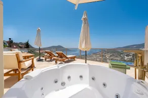 Villa di lusso con vista mozzafiato e ampie strutture con vista su Kalkan. - Image 2