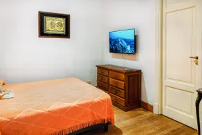 Distinguished, Central and Calm in Florida/Obelisk - Image 3