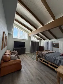 Massive Family Cabin | Games & Fun - Image 2