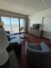 Beachfront 10th floor Stunning Views, Pool /Tennis - Image 3