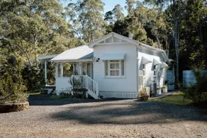 Romantic Rose Farm Hideaway | Fire & Outdoor bath - Image 2