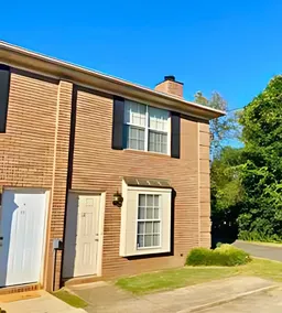 Cozy Townhouse 2-Bedroom, Walk to Stadium/Downtown - Image 2