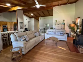 Pottsville Beach Retreat - Pet Friendly plus Car Charger - Image 2