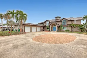 Riverfront Retreat 5 Bdrm 5.5 Bath Pool Home - Image 5
