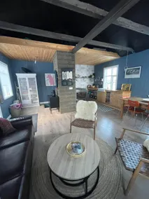 Cozy 2-bedroom vacation home with hot tub - Image 4