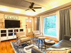 Charming  3/2 Cottage- Close to beach & Historic Downtown - Image 2