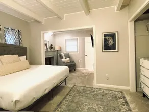 Charming  3/2 Cottage- Close to beach & Historic Downtown - Image 3