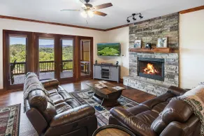 New Modern Mountain Condo with Vista Mountain Views, Large Deck, Washer & Dryer! - Image 4