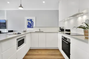 Stylish, Sunny & Spacious 2 Bedroom Apartment, Mosman - Image 5