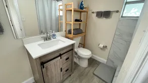 Comfortable Queen Suite | Near Lauderdale-by-the-Sea - Image 3