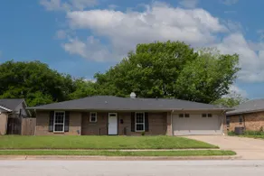 Family & Pet-Friendly Retreat w/Yard in Quiet Area - Image 3