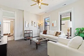 Lovely 2 bedroom Town Home - Close To It All! - Image 2