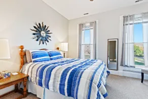 Lovely 2 bedroom Town Home - Close To It All! - Image 3