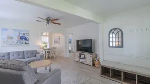 Beach Bungalow: Updated Pet Friendly Walk to Beach - Image 2