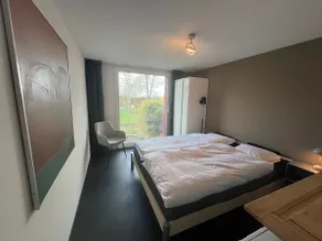 Dream location! Apartment with direct lake access - Image 2