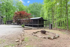 Quiet Cabin Close to Campus - Image 3