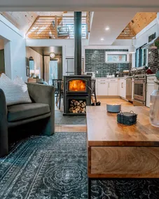 HotTub+Firepit/5 min to DockSquare, Dining, Beach - Image 5
