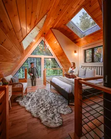 HotTub+Firepit/5 min to DockSquare, Dining, Beach - Image 3