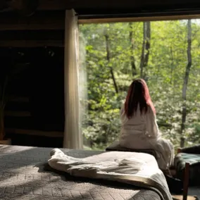 Seclude in a Romantic Cabin in a Private Forest - Image 3