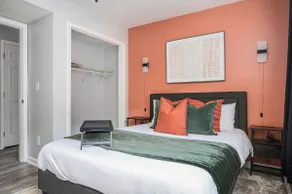 The Traveler's Retreat, 5 mins to airport and 15 mins to downtown - Image 2