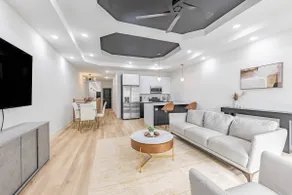 Spacious 3BDR Luxury Penthouse - Image 5