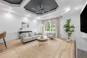 Spacious 3BDR Luxury Penthouse - Image 2