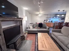 Prime location near downtown! - Image 5