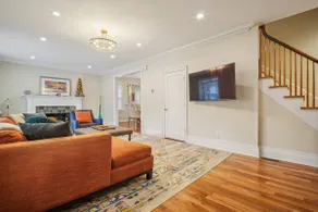 An Urban Paradise near ALL - The Entire Home - Image 4