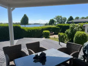 Cottage right on the lake - Image 3