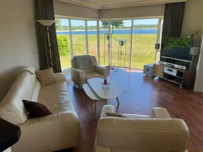 Cottage right on the lake - Image 4