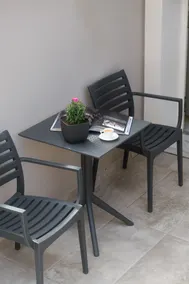 Modern Studio for Two in Central with Small Υard - Image 4