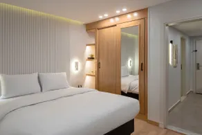 Parkside Boutique Serviced Apartments - Image 2
