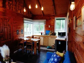A cabin on the shores of Lake Frio - Image 3