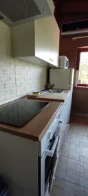 Family vacation home, free parking - Image 2