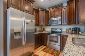 Two Classy Homes - Sleeps 20, Steps from the Beach - Image 5