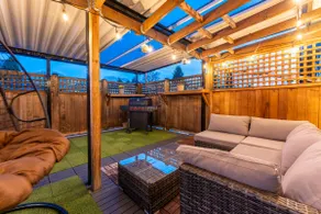 Mountain Views, 6 Bedroom,  Patio, BBQ, Centrally located and Near Downtown - Image 2