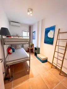 Cozy flat 1 min walk to beach! - Image 3