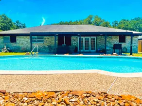 Private Pool, Game Room, King Bed, Sleeps 10, Baytown Home with WiFi & Parking - Image 3