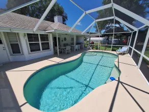 ☆☀︎❀Coastal Retreat! Heated Pool, Boat/RV Parking Double Lot, 3 miles to Beach! - Image 3